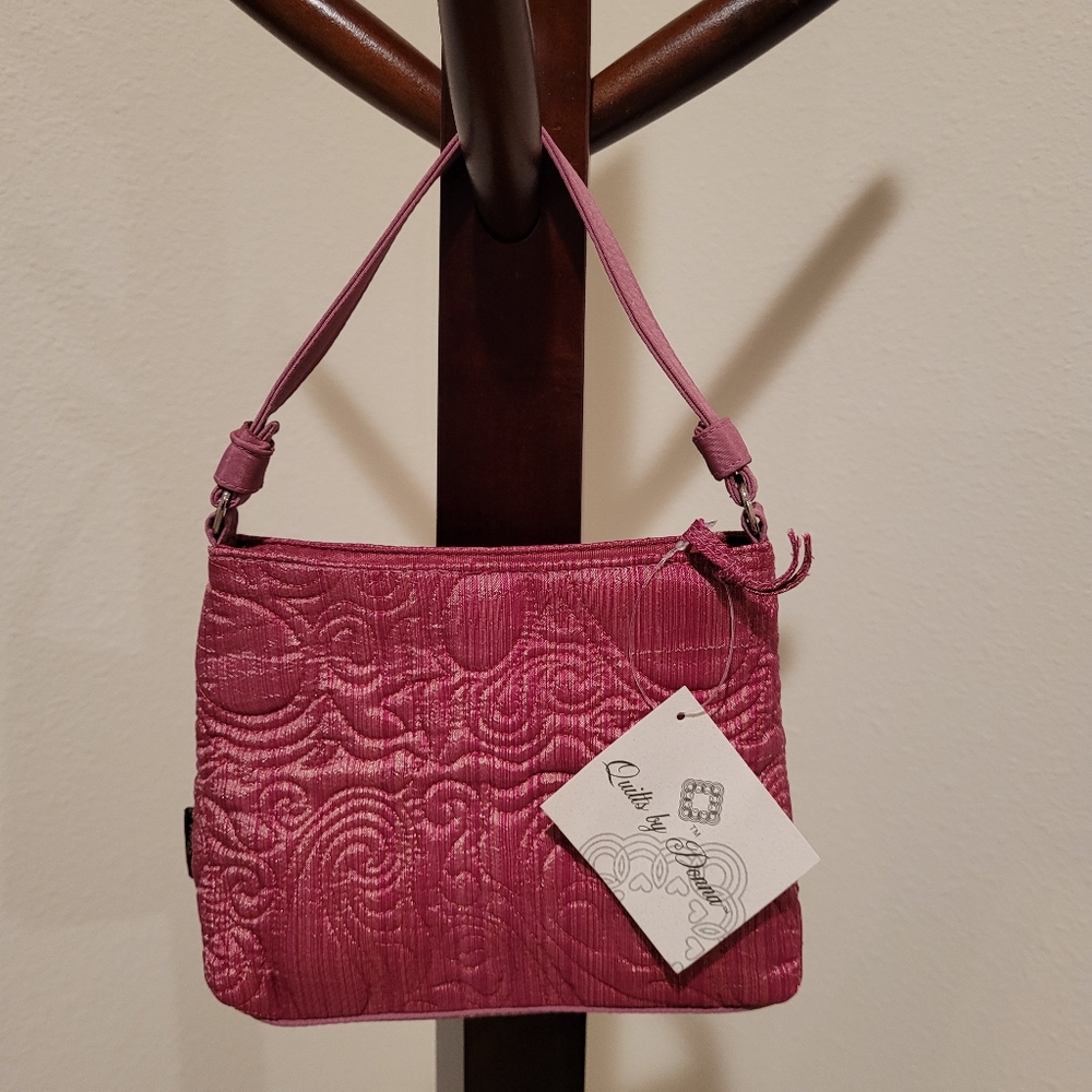 Donna Sharp pink quilted crossbody bag, NEW - Gift Ready